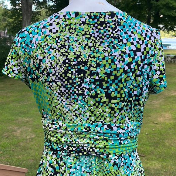 Sandra Darren adorable wrap-style dress 16 - Picture 5 of 12